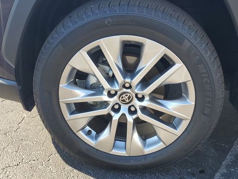 Used 2025 Toyota RAV4 XLE Premium image 9