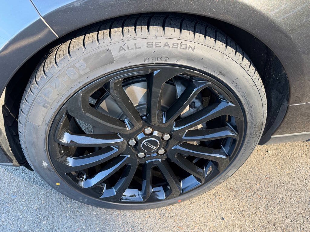 Used 2015 Land Rover Range Rover Supercharged AWD/4WD image 9