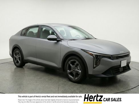 Used 2025 Kia K4 LXS image 1