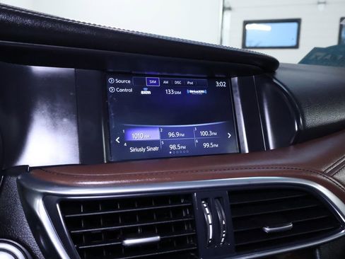 Used 2018 INFINITI QX30 Premium w/ Navigation Package image 26