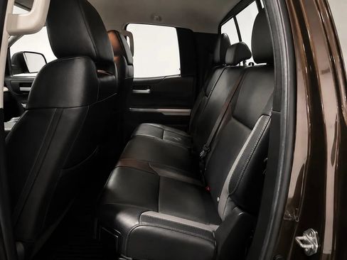 Used 2021 Toyota Tundra Limited w/ Limited Premium Package AWD/4WD image 15