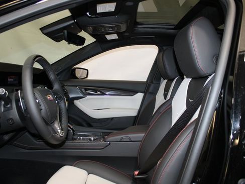 Used 2025 Cadillac CT5 V w/ Technology Package image 8