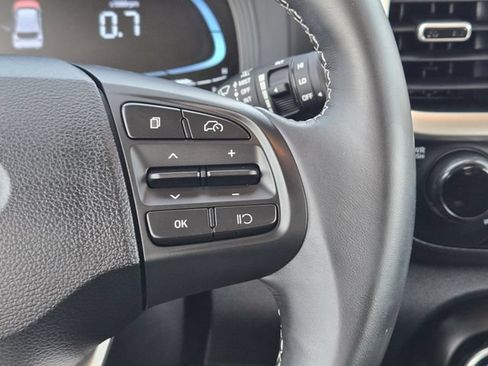 Used 2024 Hyundai Venue SEL FWD image 27
