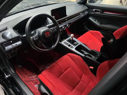Used 2025 Honda Civic Type R image 12