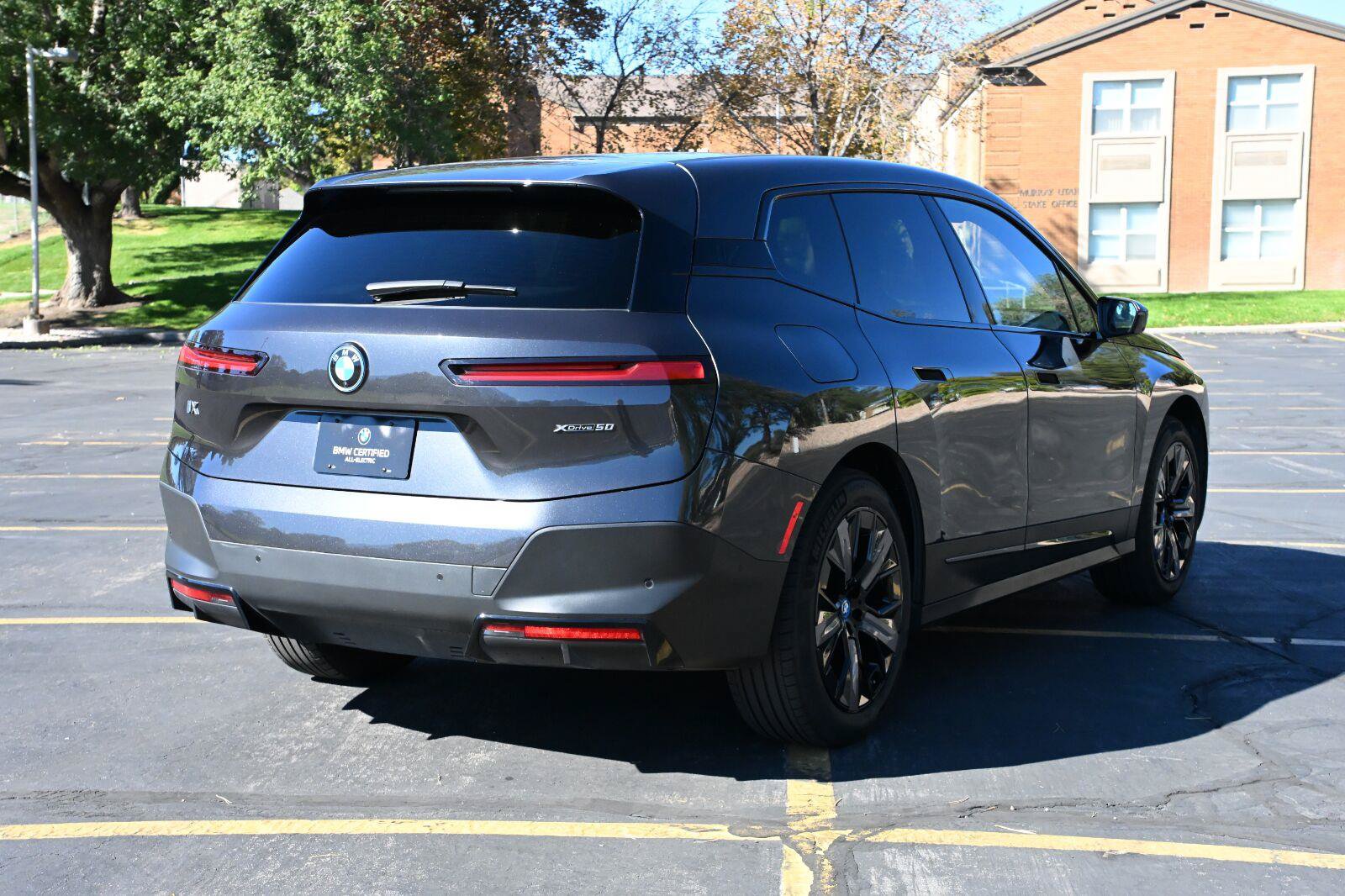 Used 2024 BMW iX xDrive50 AWD/4WD image 5