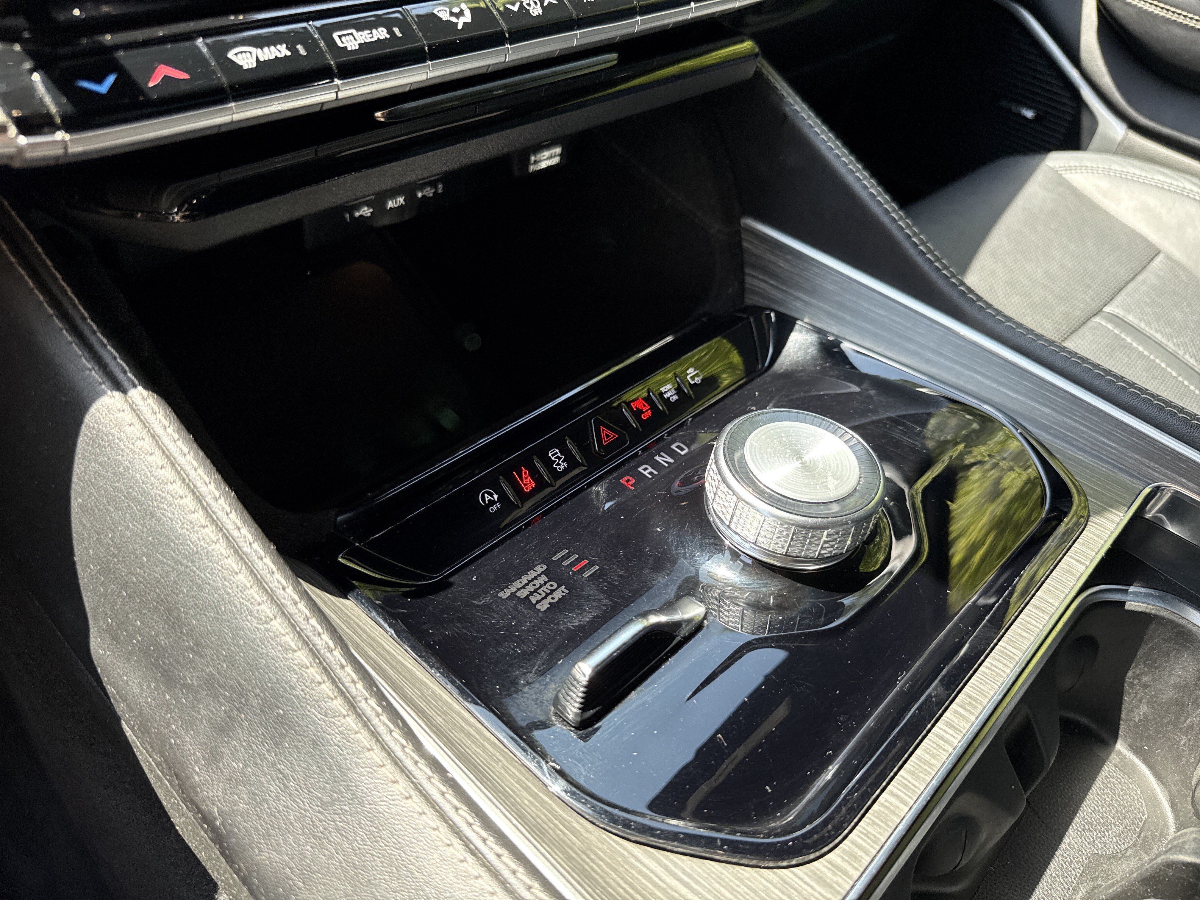 Used 2023 Jeep Wagoneer Series II AWD/4WD image 30