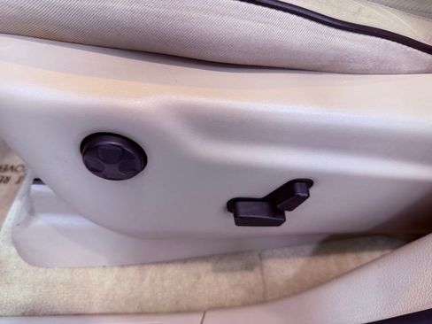 Used 2018 Jeep Grand Cherokee Overland image 21