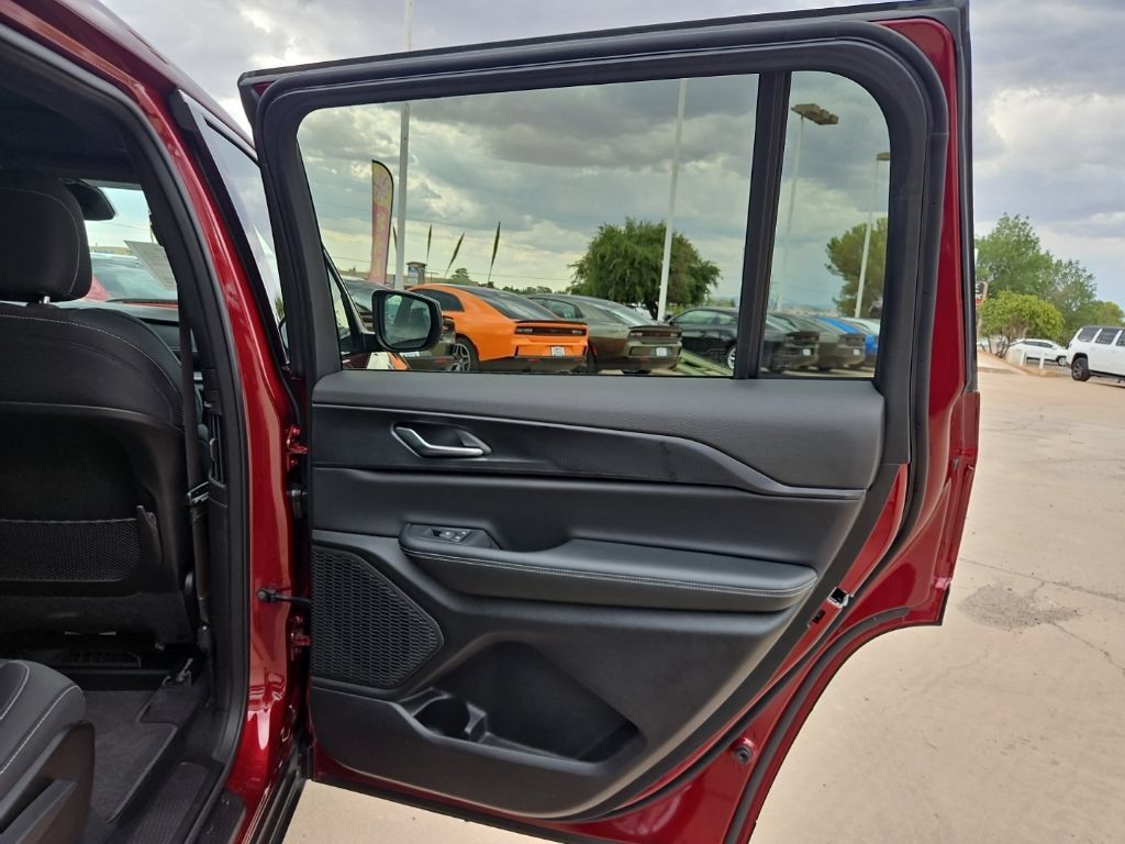 Used 2025 Jeep Grand Cherokee L Laredo w/ Trailer Tow Package AWD/4WD image 15