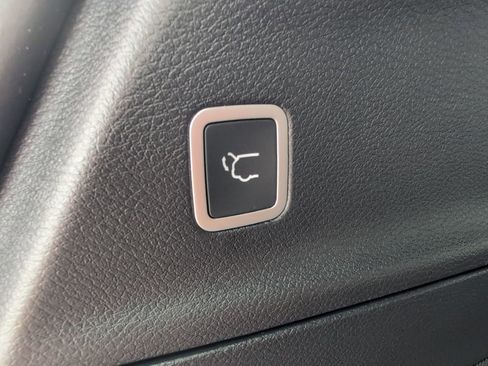 New 2026 Chrysler Pacifica Limited image 17