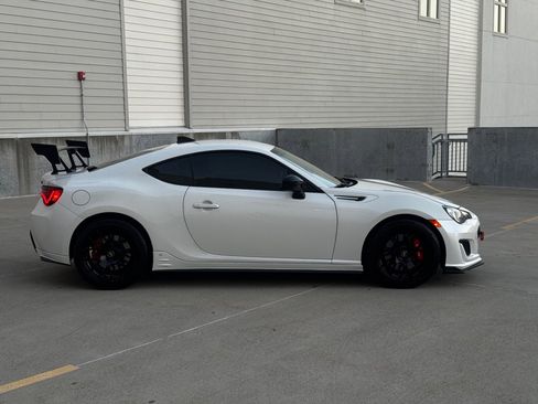 Used 2018 Subaru BRZ tS image 2