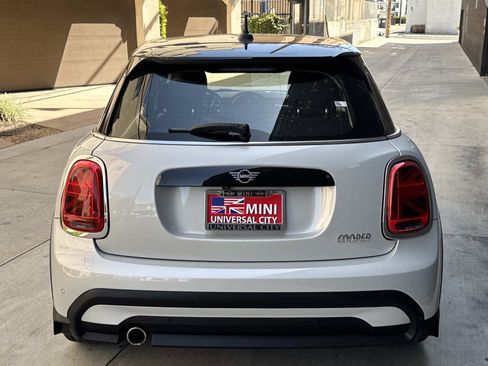 Used 2022 MINI Cooper 4-Door Hardtop w/ Driver Assistance Package FWD image 4