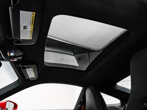 Used 2024 Porsche 911 Carrera w/ Premium Package image 34