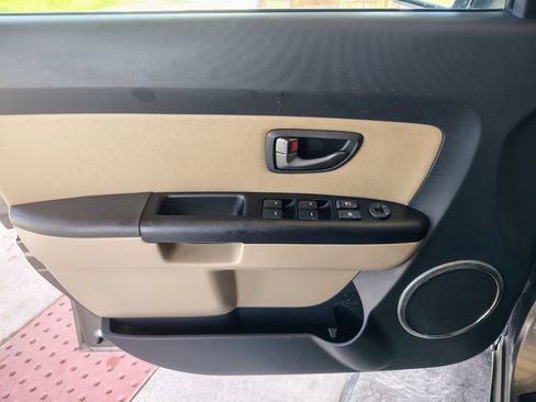 Used 2011 Kia Soul ! FWD image 9