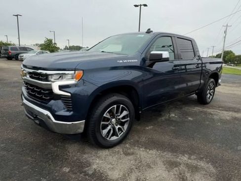 Used 2022 Chevrolet Silverado 1500 LT AWD/4WD image 4