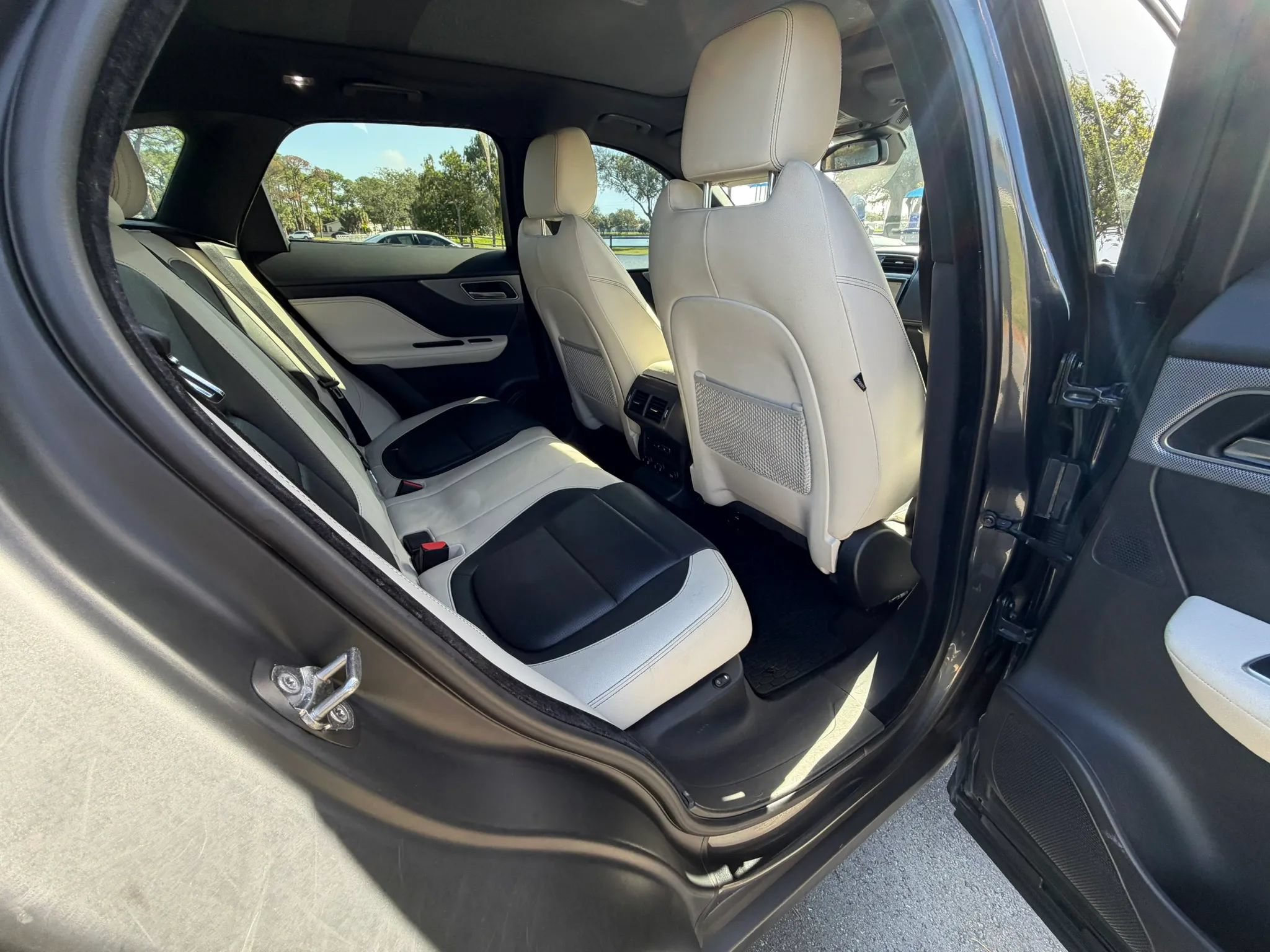 Used 2018 Jaguar F-PACE S AWD/4WD image 25