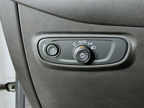 Used 2020 Chevrolet Equinox LT image 10