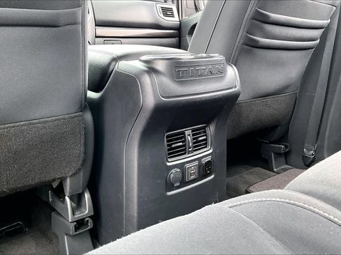 Used 2019 Nissan Titan SV w/ SV Convenience Package image 33