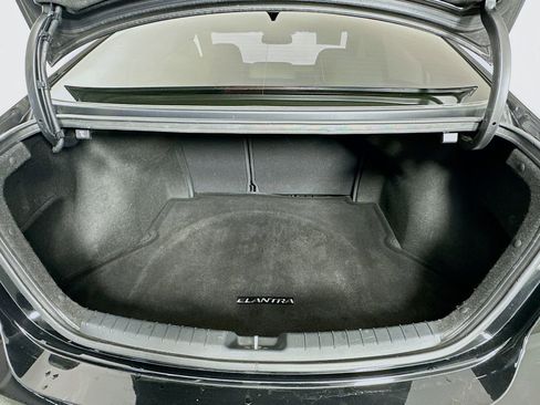 Used 2017 Hyundai Elantra Value Edition image 26