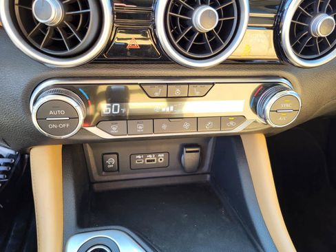 Used 2024 Nissan Sentra SV w/ SV Premium Package image 21