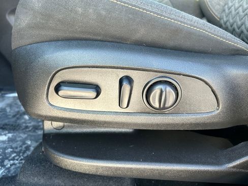 Certified 2023 Chevrolet Equinox LT image 24