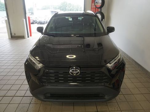 Used 2025 Toyota RAV4 XLE AWD/4WD image 12