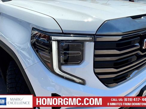 Used 2024 GMC Sierra 1500 AT4 w/ Technology Package AWD/4WD image 29