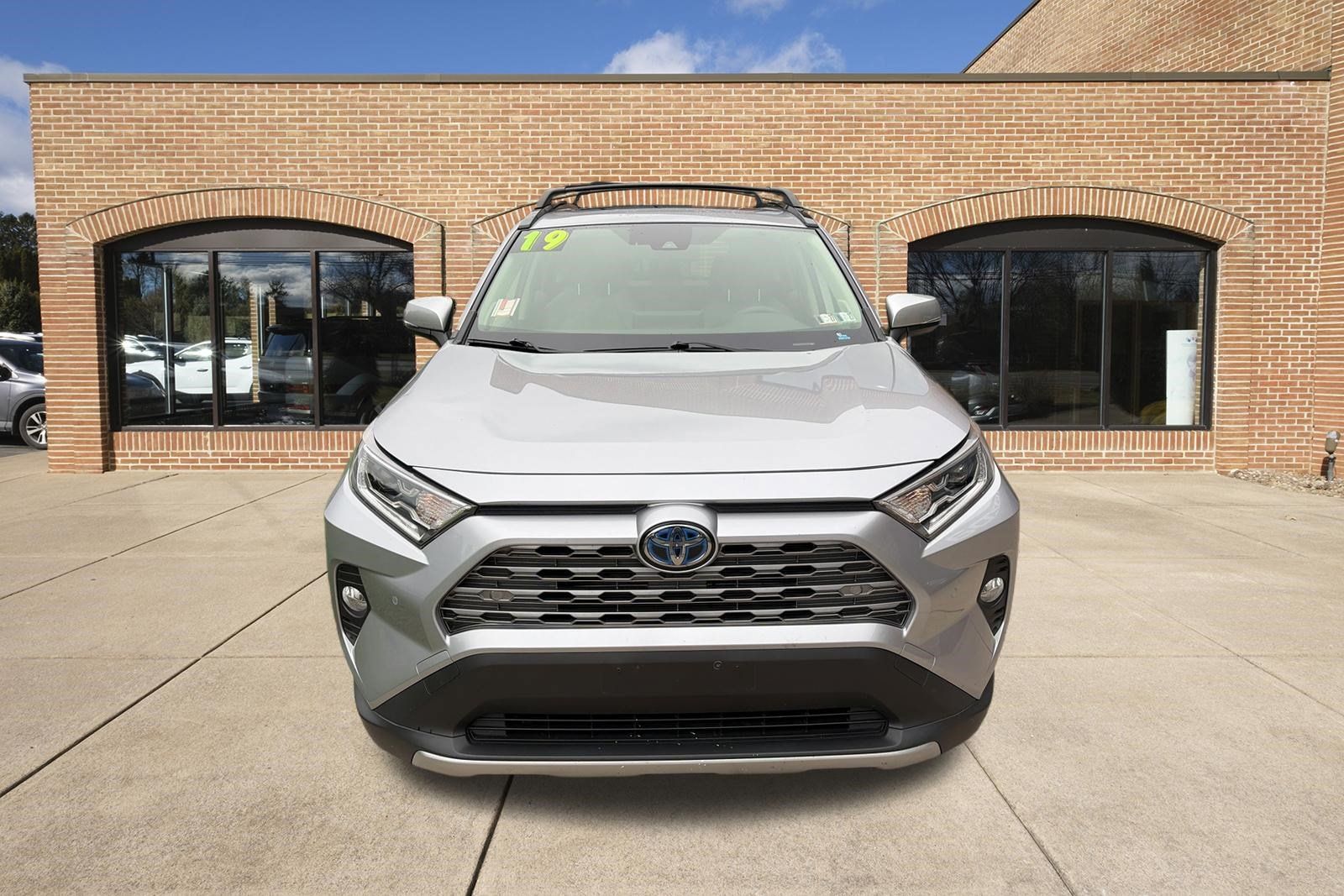 Used 2019 Toyota RAV4 Limited w/ Carpet Mat Package AWD/4WD image 9