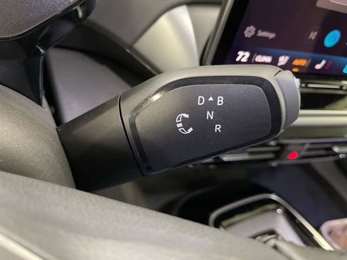 New 2025 Volkswagen ID.4 Pro image 18