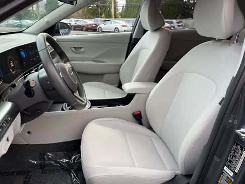 Used 2025 Hyundai Kona SEL image 36