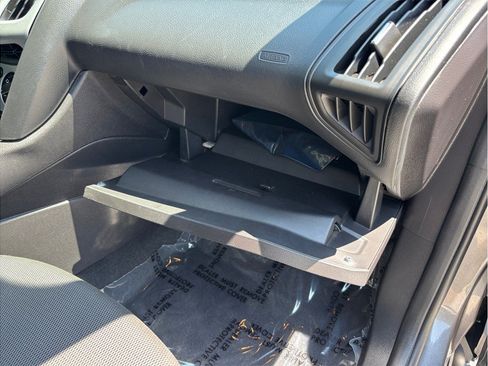Used 2014 Ford Focus SE FWD image 31