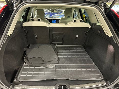 Certified 2023 Volvo XC60 B5 Plus image 25