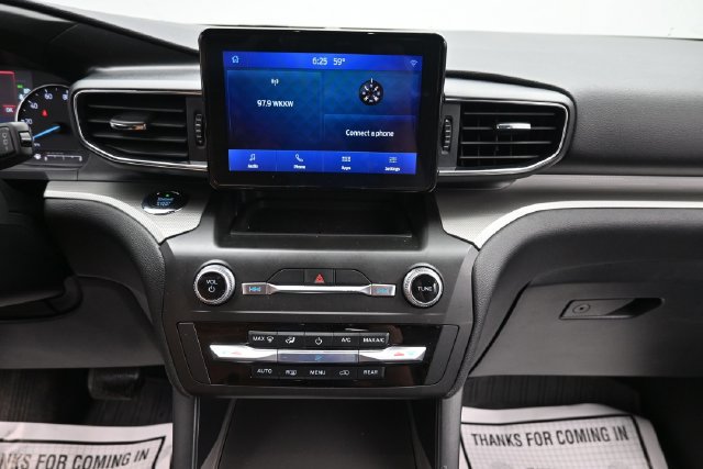 Used 2020 Ford Explorer XLT w/ Equipment Group 202A AWD/4WD image 18