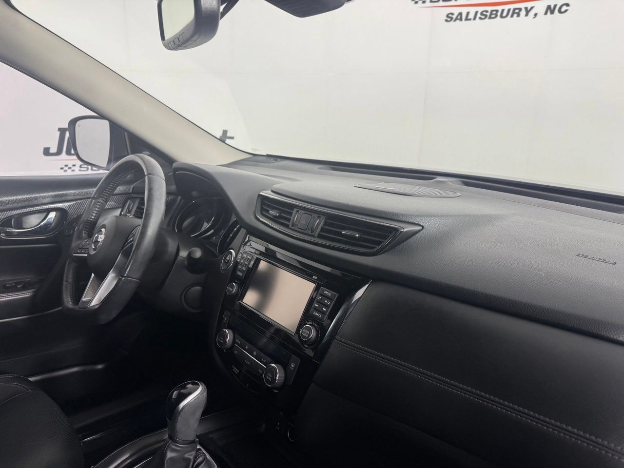 Used 2017 Nissan Rogue SL FWD image 31
