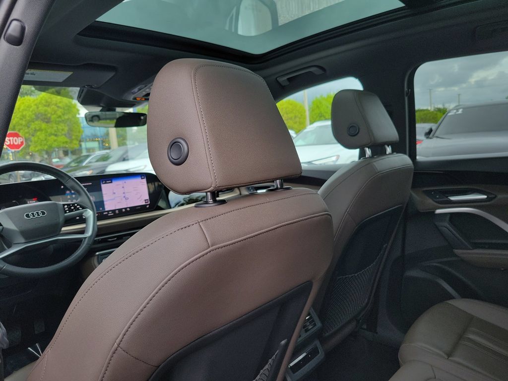 Certified 2025 Audi Q5 Premium w/ Convenience Package AWD/4WD image 25