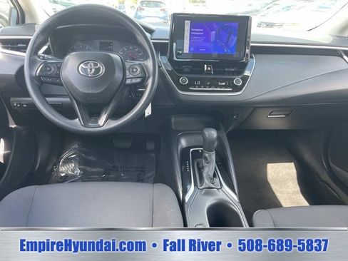 Used 2025 Toyota Corolla LE FWD image 13
