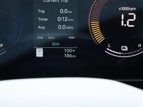 New 2026 Hyundai Santa Fe SE image 32