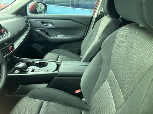 Used 2026 Nissan Rogue SV FWD image 3