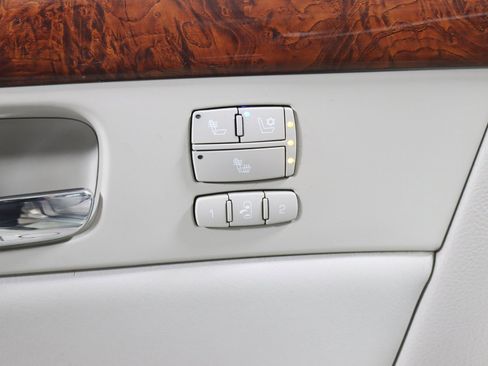 Used 2006 Cadillac DTS image 26