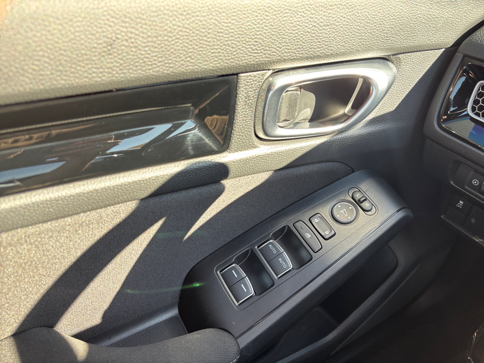 Used 2025 Honda Civic Sport image 12