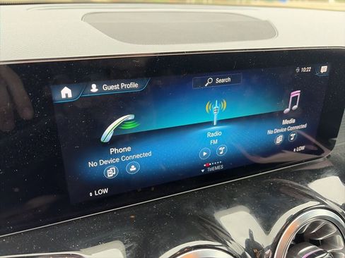 Used 2023 Mercedes-Benz GLB 250 4MATIC w/ Premium Package image 14