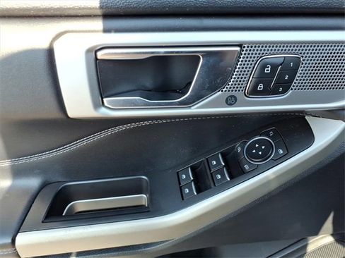 Used 2021 Ford Explorer Limited w/ Equipment Group 301A image 23