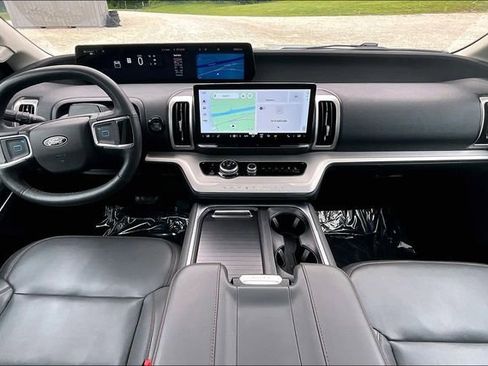 Used 2025 Ford Expedition Max Active AWD/4WD image 14