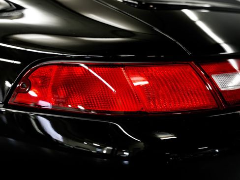 Used 1995 Porsche 911 Carrera RWD image 34