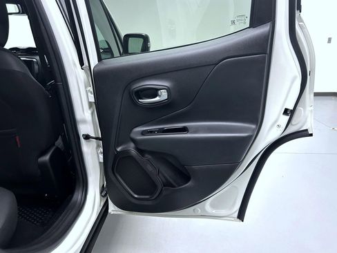 Used 2022 Jeep Renegade Trailhawk image 17