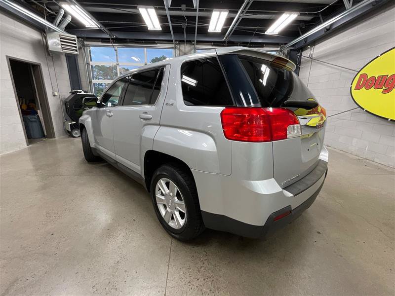 Used 2011 GMC Terrain SLE FWD image 3