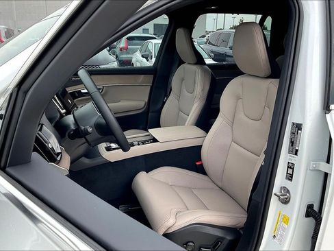 New 2026 Volvo XC90 B6 Ultra w/ Protection Package image 22