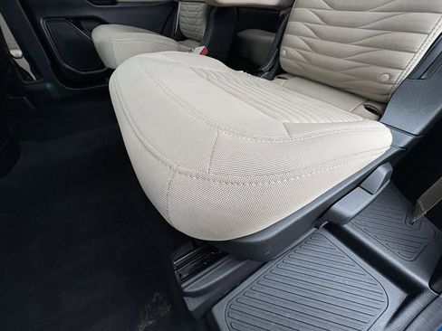 Used 2020 Ford Explorer XLT image 30