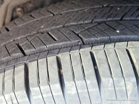 Used 2018 Toyota Highlander SE image 11