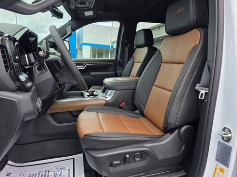 New 2026 Chevrolet Silverado 2500 High Country w/ High Country Premium Package AWD/4WD image 11
