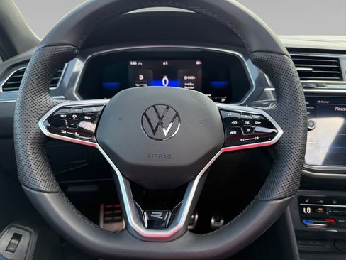 Used 2022 Volkswagen Tiguan SE R-Line AWD/4WD image 13